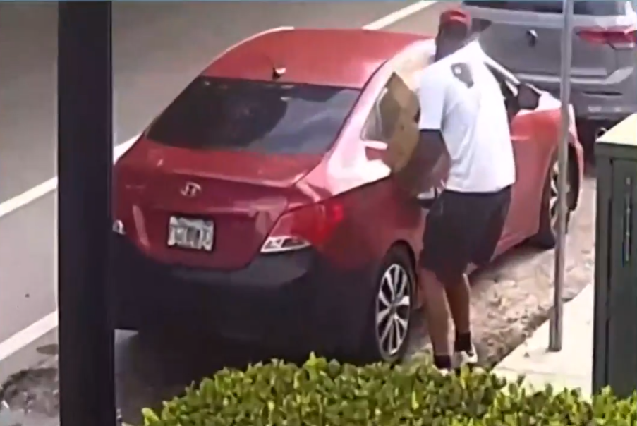 7 News: Private investigator helped authorities ID Uber Eats driver accused of stealing packages from Miami apartment.